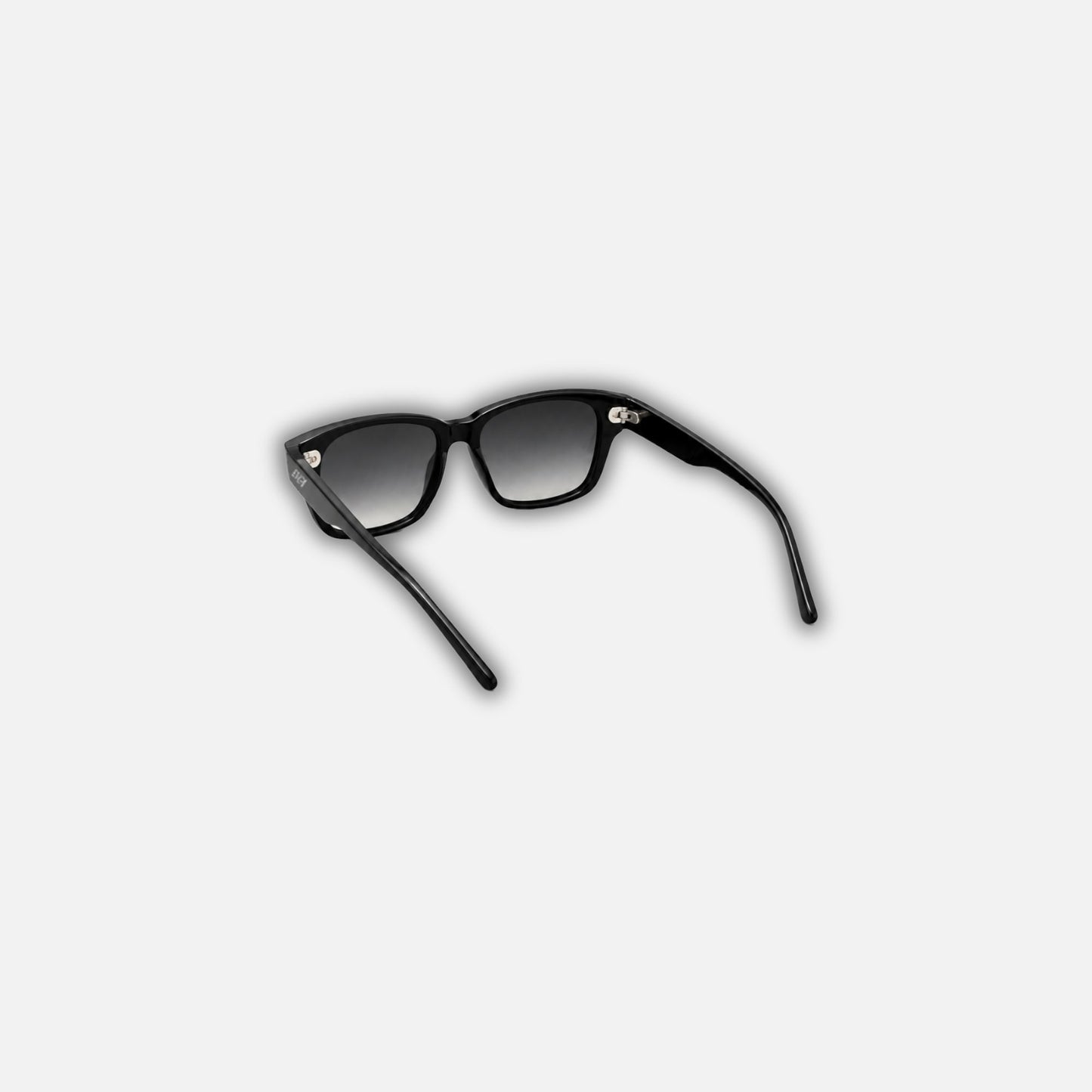 BLACK SUNGLASSES